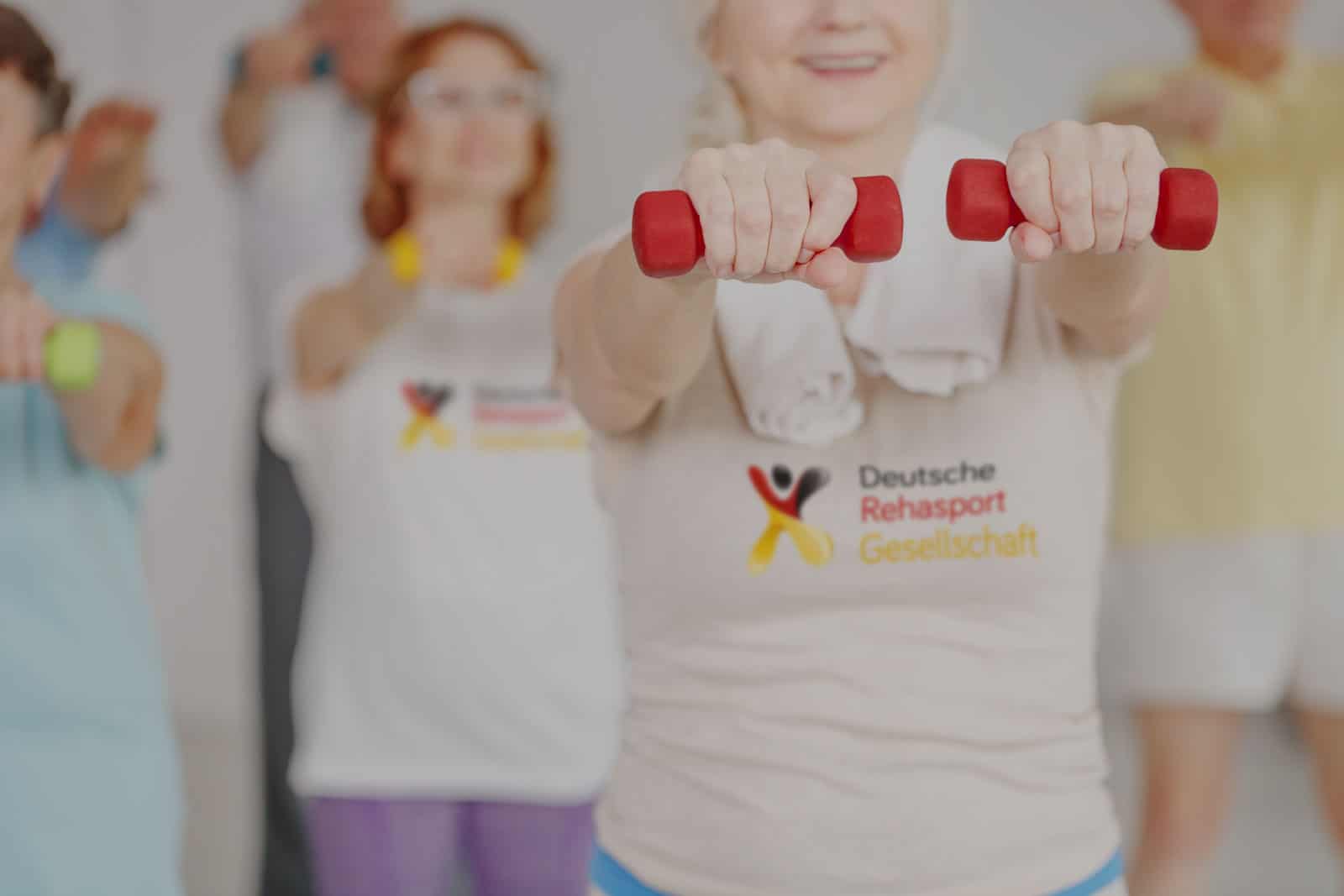 exercising-shoulders-with-dumbbells-80opac